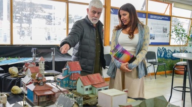 Una muestra fueguina imposible de dejar de ver: " Casitas de mi Ushuaia"