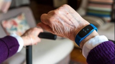 Cómo los relojes inteligentes se usan cada vez más para detectar desde problemas cardíacos hasta el mal de Parkinson