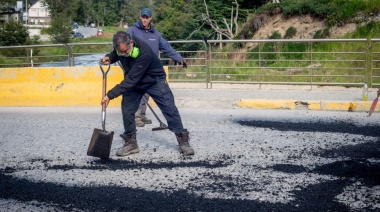 Se repavimentó el puente de la calle Los Ñires y se reacondiciona la escalera de la calle Belgrano