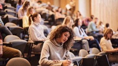 El 55% de los argentinos cree que tener un título universitario ya no tiene el mismo prestigio