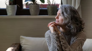¿Qué puedo hacer para evitar perder la memoria en la vejez?