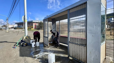 Plan intensivo de limpieza y mantenimiento de las garitas de colectivos en Ushuaia