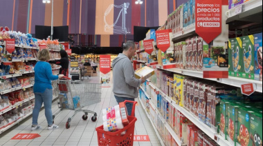 Cada vez más familias se endeudan para hacer compras en el supermercado, según un informe de la UBA