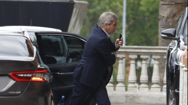 Caputo reconoció que no tiene los dólares para pagar los vencimientos y dijo que podía usar el swap con China