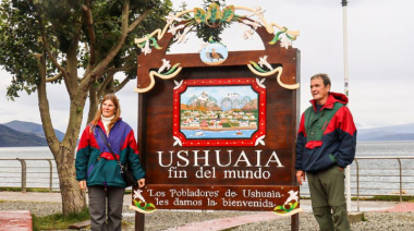 Elsa Zaparart llevó adelante la puesta en valor del icónico cartel “Ushuaia Fin del Mundo”