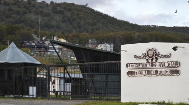 Paquete de leyes del Gobierno propone tomar deuda y subir impuestos