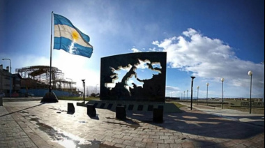Denuncian que el Reino Unido roba en Malvinas más de 260.000 toneladas de recursos pesqueros argentinos por año