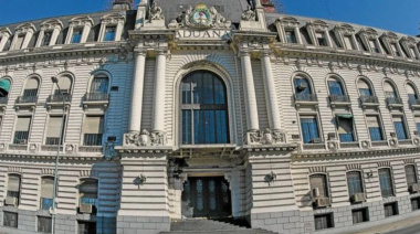 Milei reformó el régimen aduanero postal