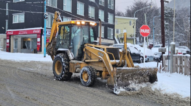 Intensifican el operativo invierno con limpieza de calles y veredas