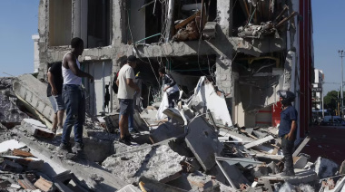 Un fuerte terremoto de 7,4 sacudió a Colombia: hay al menos 47 muertos, decenas de heridos y daños en edifcios en Medellín y Cali
