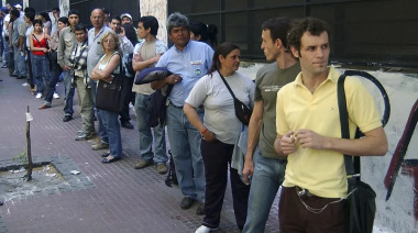 Se perdieron 241 mil empleos formales privados y hubo un fuerte deterioro del salario mínimo