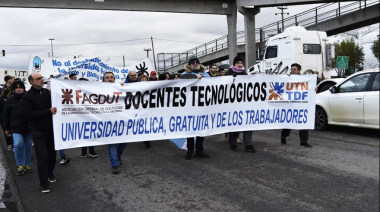 Docentes universitarios cumplen con un paro nacional tras rechazar propuesta salarial
