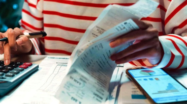 El nivel de deuda de las familias volvió a aumentar y llegó al 18% en julio