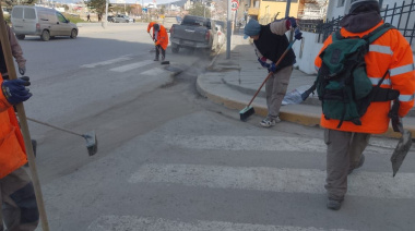 Intensifican las tareas de limpieza para reducir el polvo en suspensión