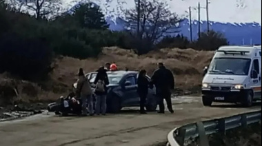 Ushuaia: Violenta colisión frontal camino al Parque Nacional: un motociclista fue trasladado de urgencia al hospital