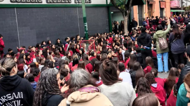 “Las chicas tenían vergüenza de contarlo”: el duro relato de una madre sobre las fotos de alumnas que habrían sido “desnudadas” con IA