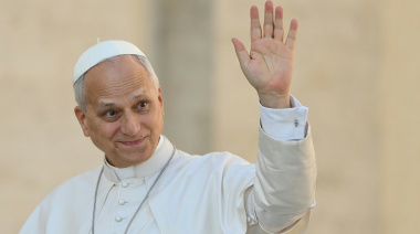 El Papa tuvo una "evolución posoperatoria normal": caminó por la habitación
