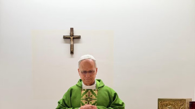 Con gran entereza, el Papa celebró misa en su habitación del hospital