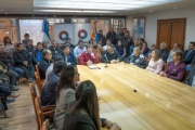 El intendente Walter Vuoto acompañó la firma del amparo colectivo presentado por el Gobernador Gustavo Melella