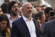 El vicerrector de la UBA desmintió a Caputo y mostró su recibo de sueldo