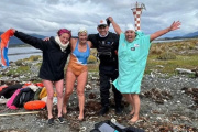 Tres mujeres riograndenses realizaron una histórica travesía a nado en el Canal Beagle