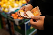 Vivir con USD 8 al día: en qué provincias argentinas ocurre y cuánto se necesita en el resto de América Latina