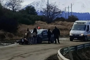Ushuaia: Violenta colisión frontal camino al Parque Nacional: un motociclista fue trasladado de urgencia al hospital