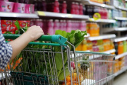 ¿La gente llega al día 20 del mes? Qué dicen los números sobre la idea que cuestionó Milei