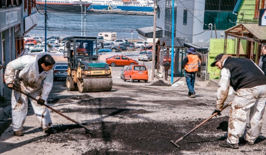 La Municipalidad continúa con los trabajos de bacheo en la ciudad ...