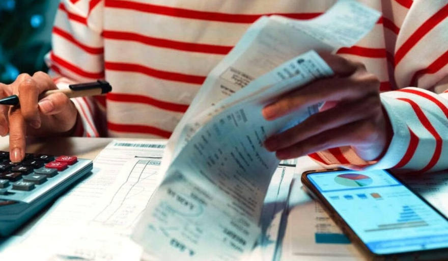 El nivel de deuda de las familias volvió a aumentar y llegó al 18% en julio